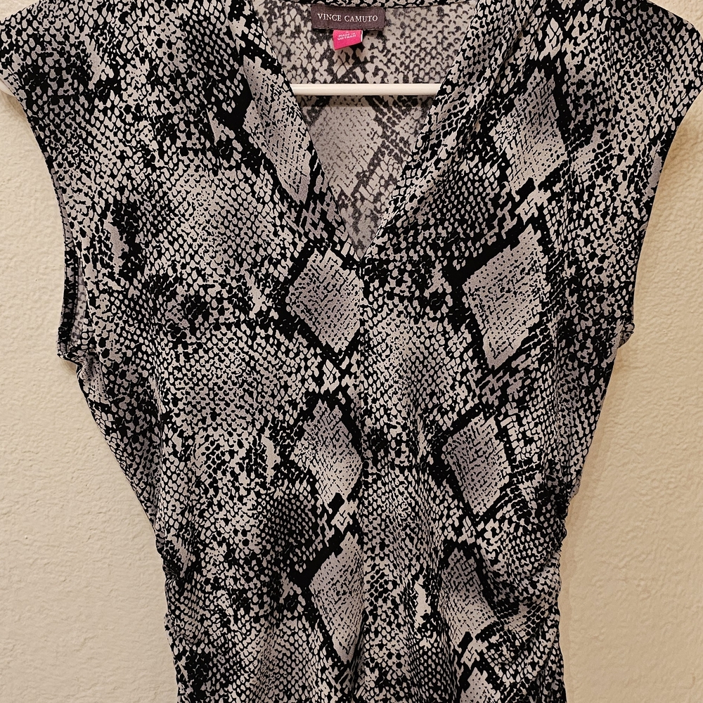 Vince Camuto Black & White Snake Print Cap Sleeve Top